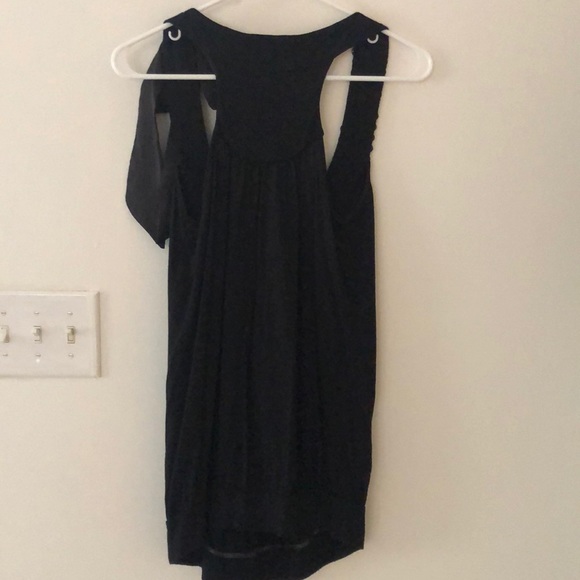 Cute black top - Picture 2 of 2